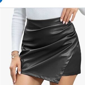 Elegant Black Leather Mini Skirt